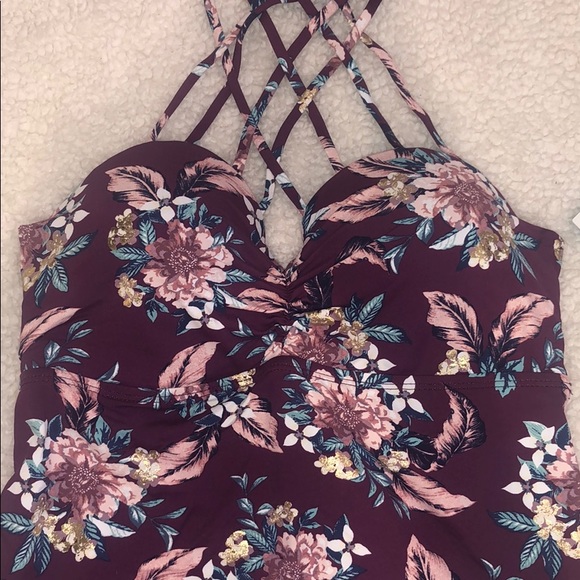 Ambrielle Swim top - Picture 3 of 16